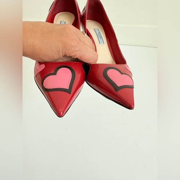 Prada Red Patent Leather Heart Appliquè Pointed Toe Heart Pumps EU 37.5 - Picture 11 of 11